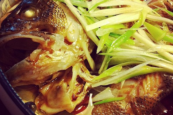家常清蒸鲈鱼