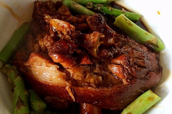 川味红烧肘子