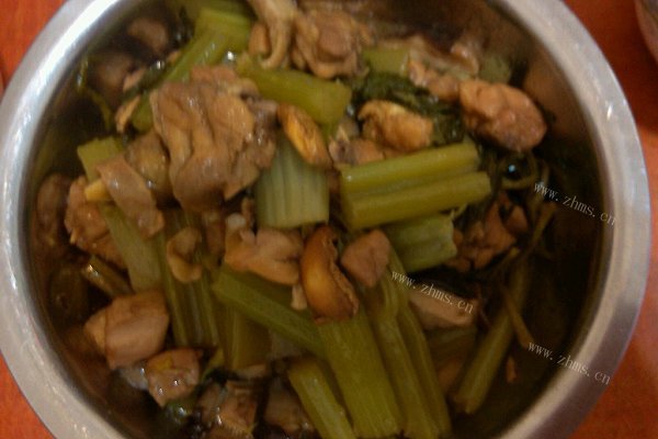 电饭锅美食-香菇鸡腿煲