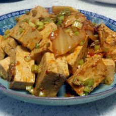 开胃补钙-辣白菜焖豆腐