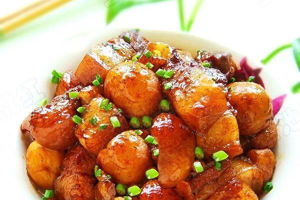 板栗红烧肉