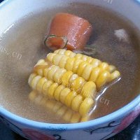 美味胡萝卜玉米排骨汤