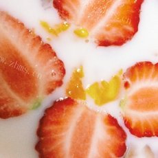 家庭版草莓芒果椰奶西米露