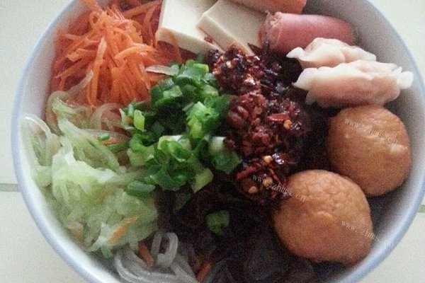 香辣什锦红薯面