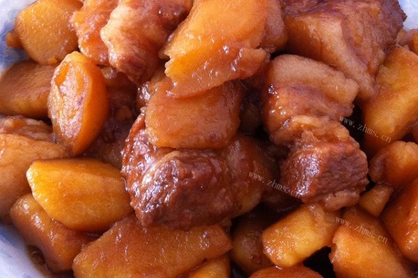 红烧肉炖土豆