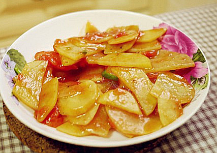 家常圣女果土豆片