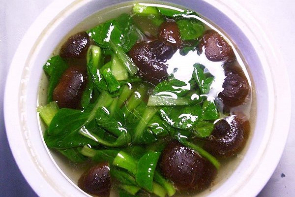 香菇鸡毛菜鸡汤