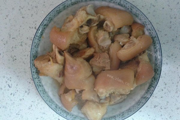 红烧猪手  十  鲜菇汤