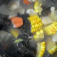 玉米黑木耳小排汤