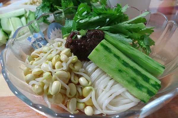 回味无穷的炸酱面