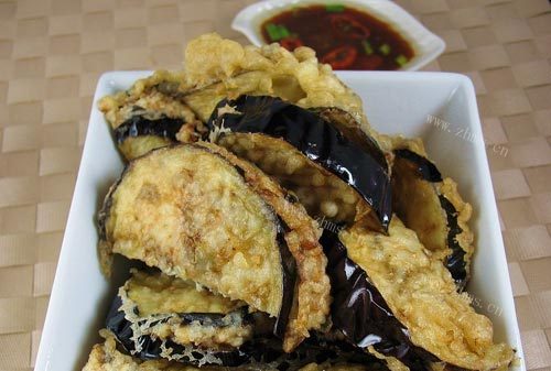诱人的炸肉馅茄盒