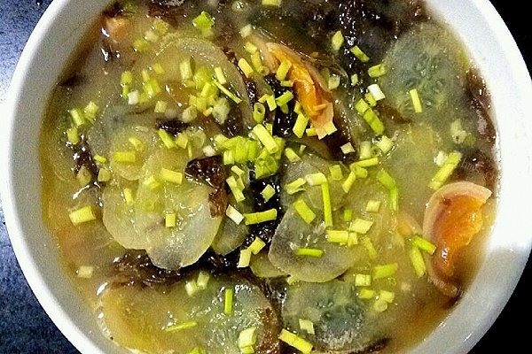 美味黄瓜皮蛋紫菜汤