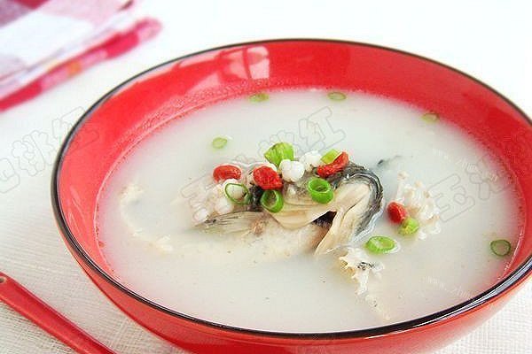 奶白鲫鱼薏米汤