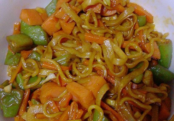 豆角火腿焖面