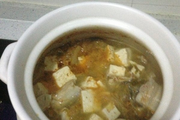 辣白菜五花肉豆腐汤