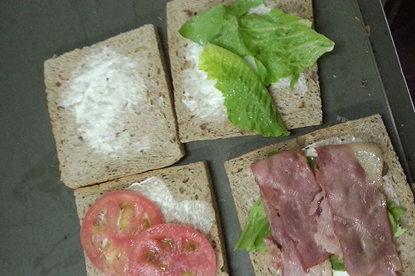 番茄培根三明治（BLT）