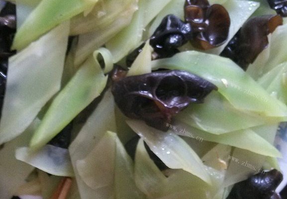 家常莴笋炒木耳