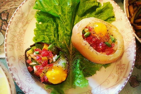 原味马铃薯焗牛油果腊肠鹌鹑蛋