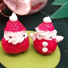 自制草莓圣诞精灵