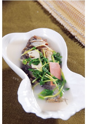 鲫鱼豆腐下奶汤
