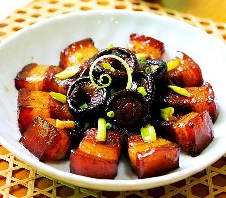 家常香菇红烧肉