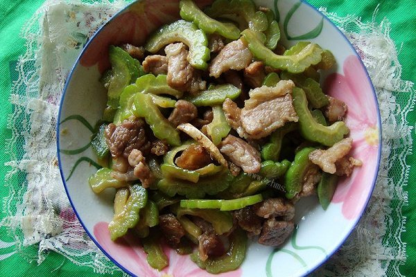 家常苦瓜炒上肉