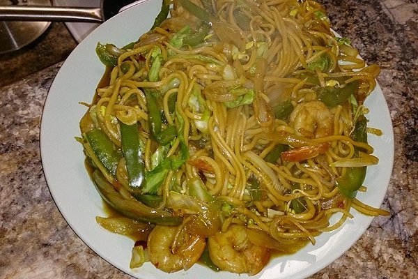 鲜虾时蔬炒面