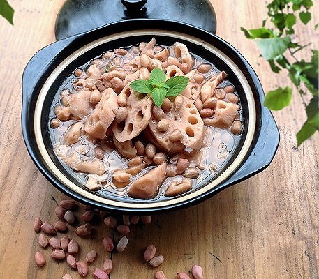 私房菜：花生莲藕煲