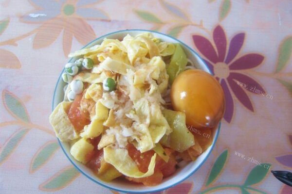 家常鸡蛋饼丝凉面条