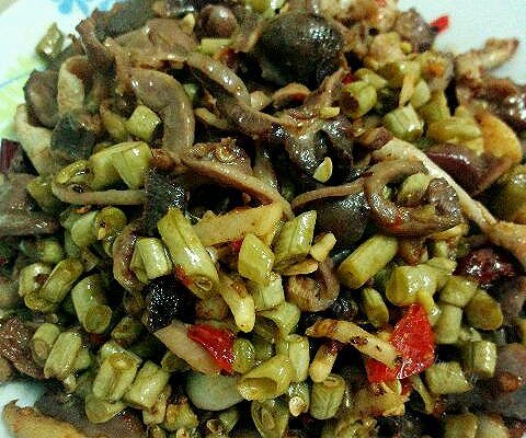 酸辣鸡胗