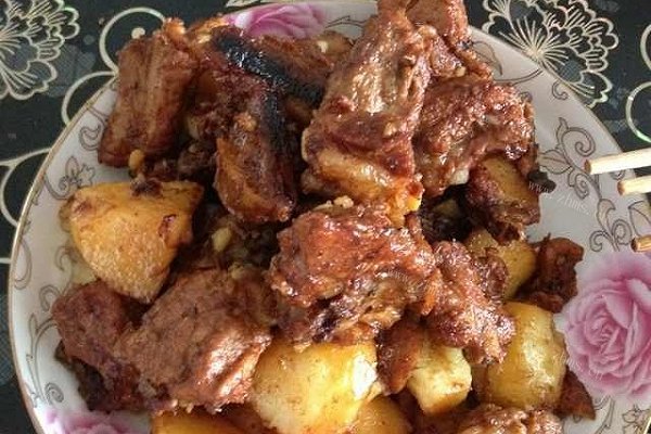 土豆炖排骨