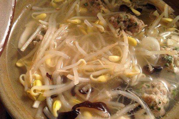 豆芽丸子汤