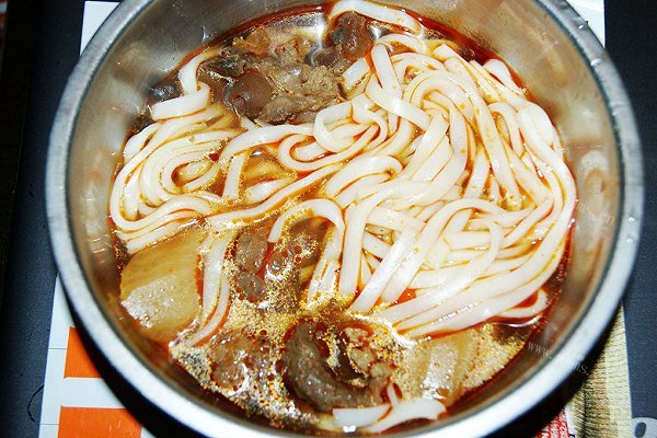 自制浓汤驴肉河粉