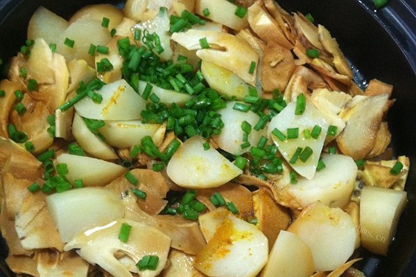 春笋土豆肉煲