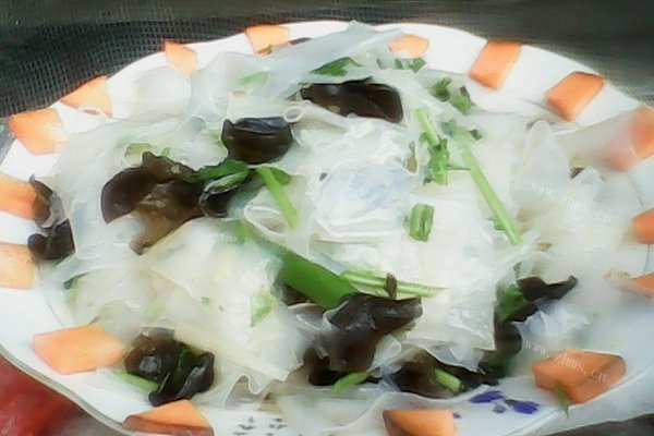 河南汝州小城的味道，凉拌绿豆粉皮