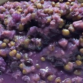 自制绿豆紫薯粥