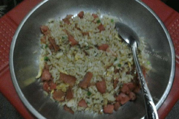 培根香肠粒炒饭