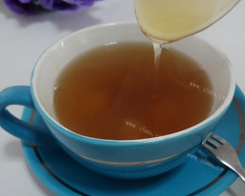 银耳香梨甘蔗罗汉果蜂蜜茶
