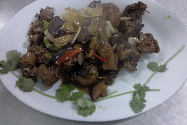 美味葱烧鸭肉