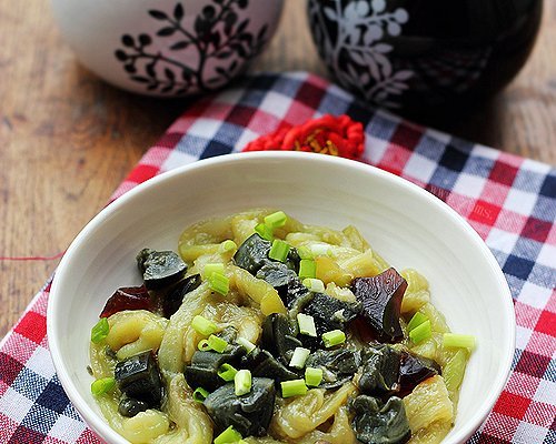 烧茄子皮蛋