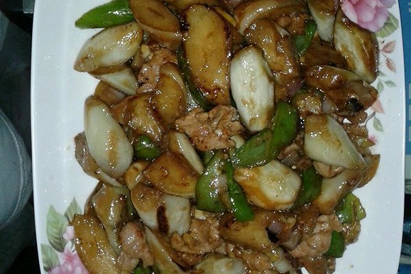 白茄子烩肉片