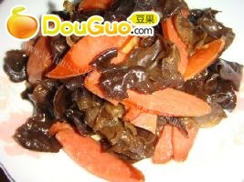 好吃的蒜蓉烤肠 木耳