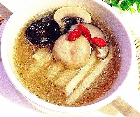 家常鲜菌骨汤