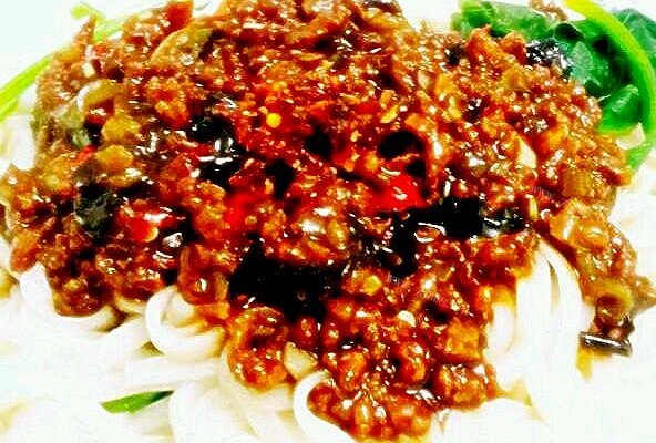 多菜家常炸酱面