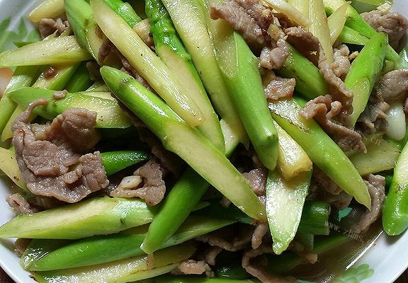 家常芦笋炒肉片