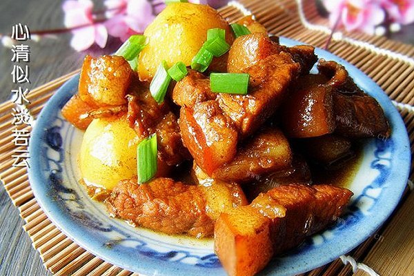 土豆红烧肉