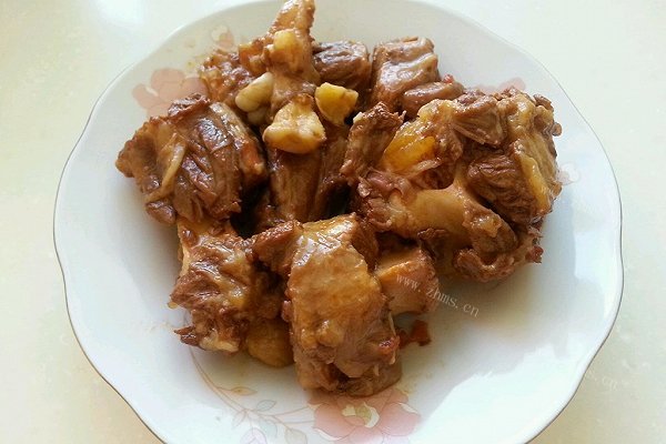 家常番茄板栗炖牛尾