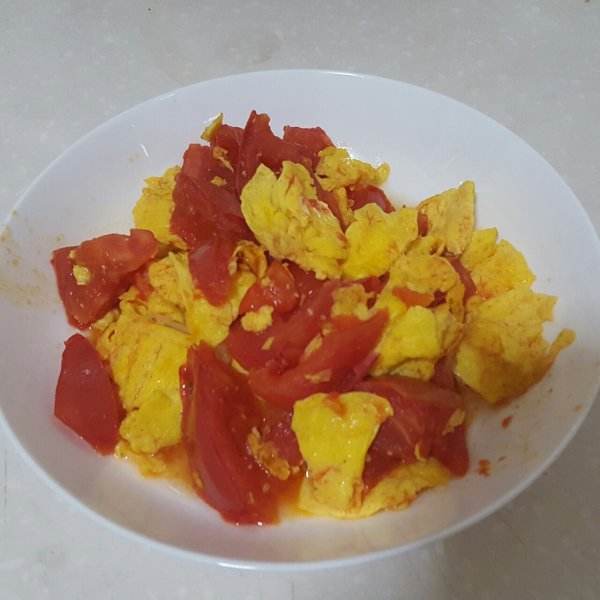 简单的西红柿炒鸡蛋