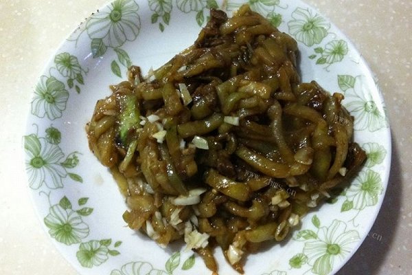 家常菜酱烧茄子丝