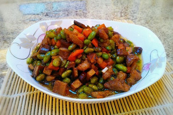肉丁炒毛豆